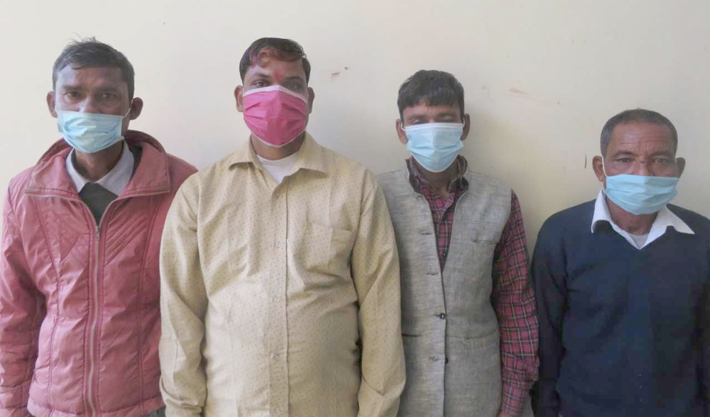 अस्पताल र फार्मेसीमा जान बाध्य बनाउने चारजना विचौलिया समातिए
