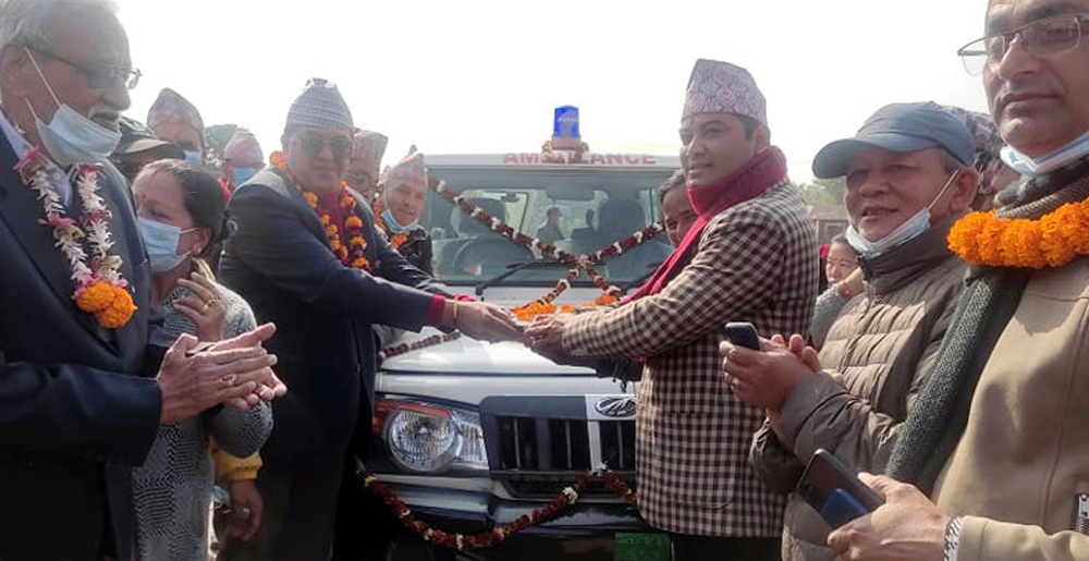 नोबेल अस्पताल सञ्चालकले दिए निःशुल्क एम्बुलेन्स