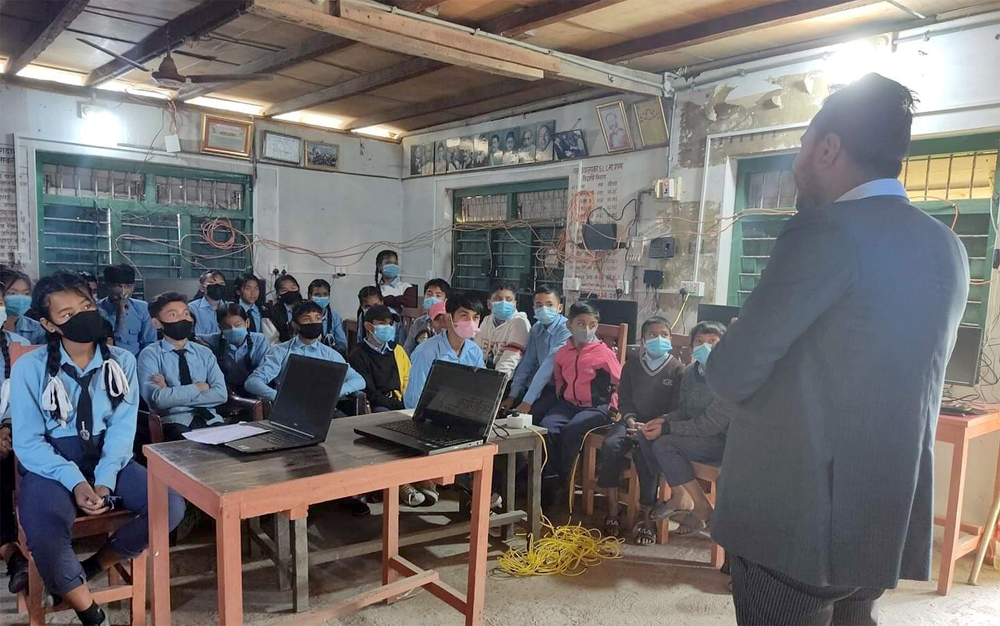 विद्यार्थीलाई यौनहिंसा र लागूऔषधबारे सचेतना