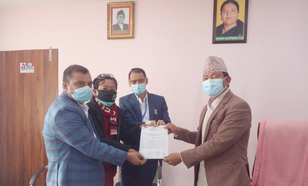 धरानमा खाद्यान्न र स्वास्थ्य सामग्रीमा कृतिम अभाव सिर्जना गरेको भन्दै मेयरलाई ‘रिपोर्ट’