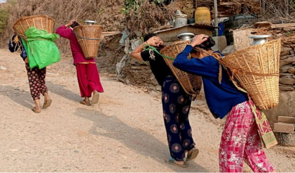 खानेपानी लिन दुईघण्टा हिँड्नुपर्ने भएपछि चैनपुरबाट बसाई सर्ने बढे