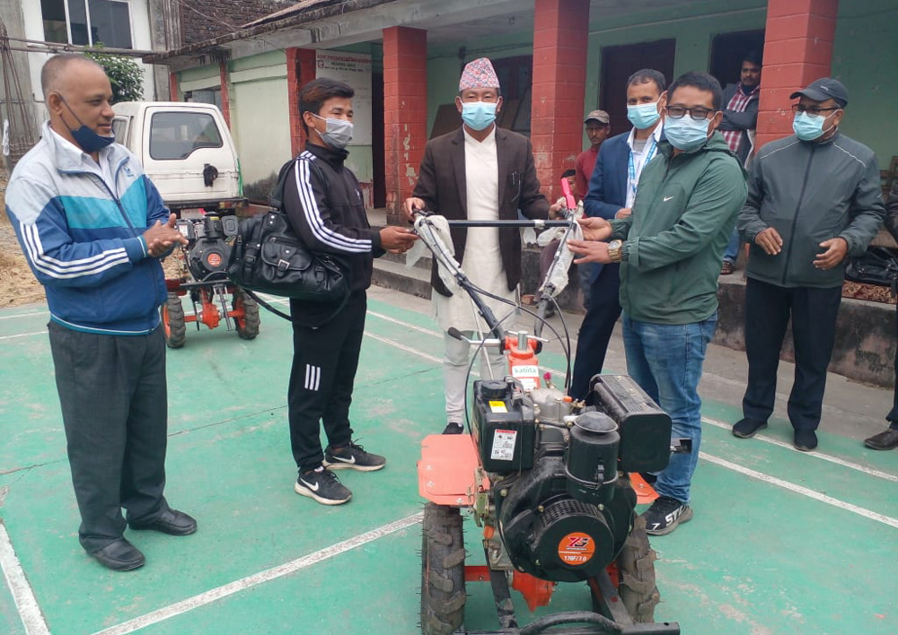 धरानका कृषकलाई ‘पावर ट्रिलर’