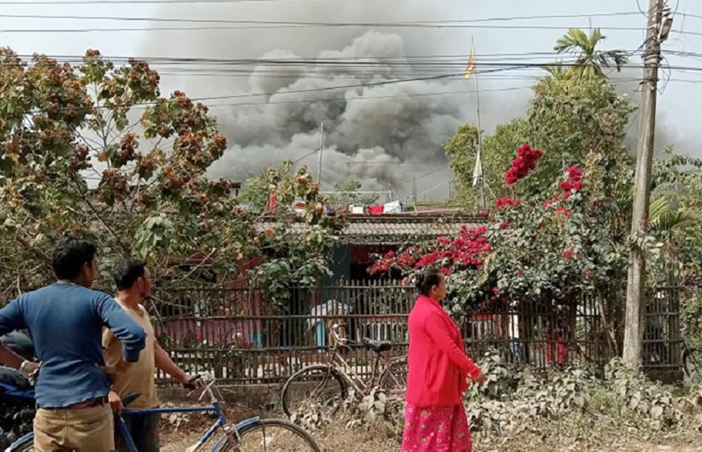 काकडभिट्टाको उद्योगमा भीषण आगलागी