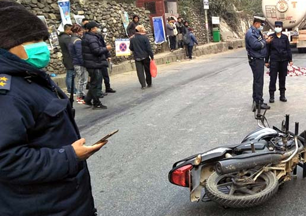 मोटरसाइकलबाट झरेर गाउँपालिकाका प्राविधिकको मृत्यु