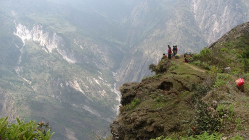 भीरबाट लडेर महिलाको मृत्यु