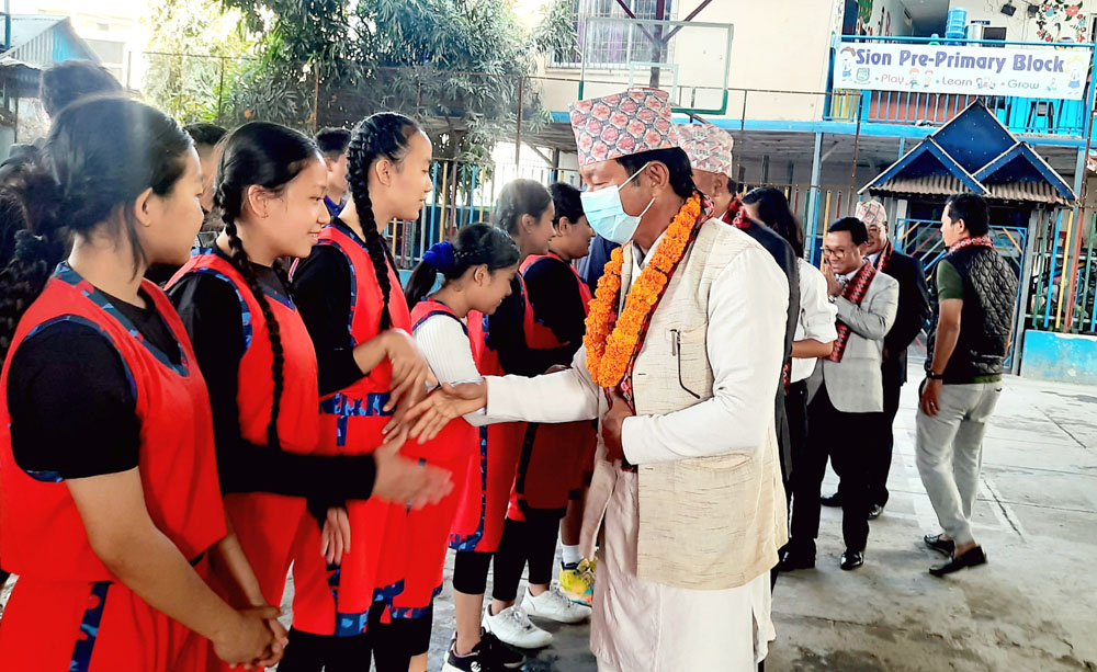 धरानको सियोन स्कुलमा बास्केटबल, होलिल्याण्डले जित्यो छात्रछात्राकै उपाधि