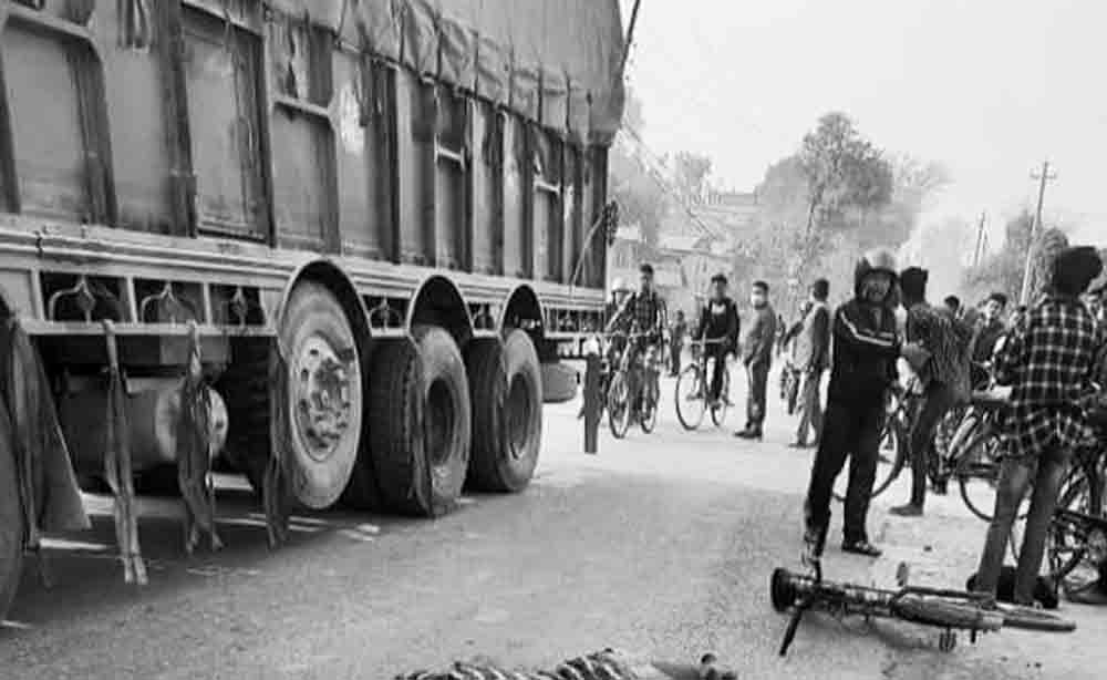 सुनसरीमा ट्रकको ठक्कर
