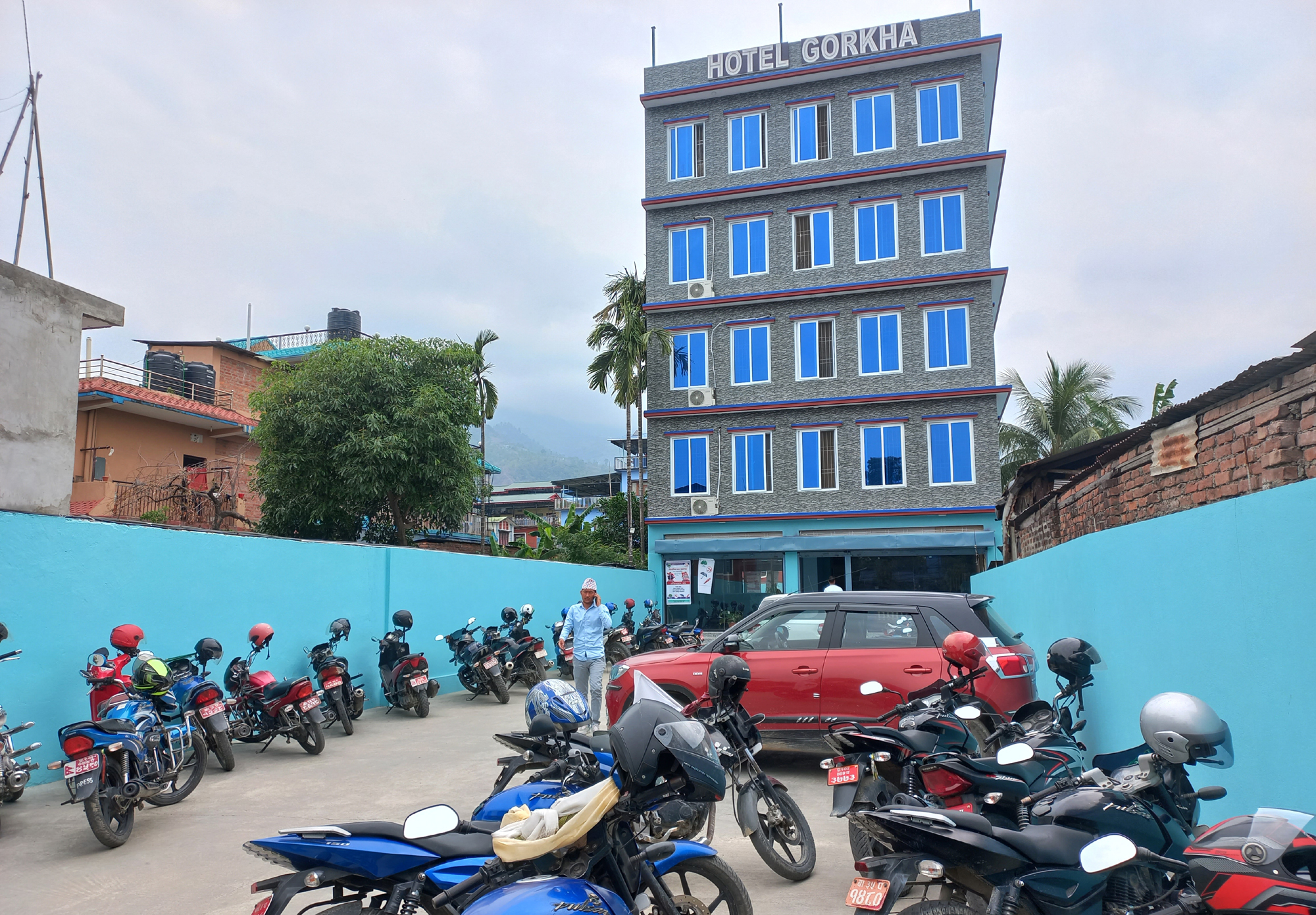 धरानमा दलहरु दौडिएसँगै व्यापार, व्यवसाय फस्टाउँदो