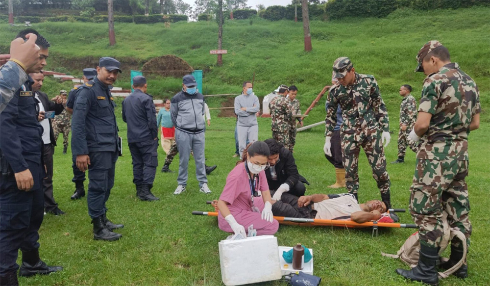 ताप्लेजुङमा पहिरोः सख्त घाइतेलाई हेलिकोप्टरमार्फत् विराटनगर ल्याइयो