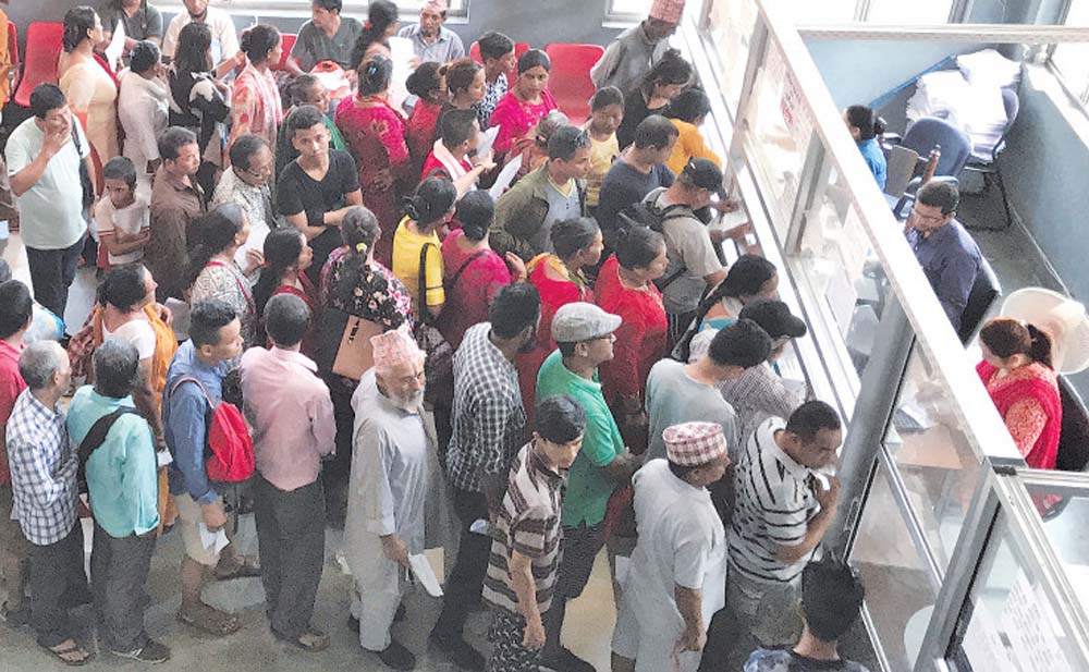 धरानको बीपी प्रतिष्ठानमा स्वास्थ्य बिमा नरोकिने