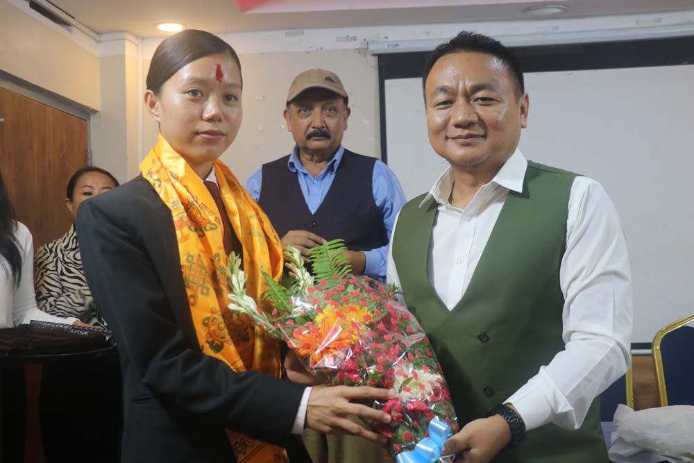 होटल म्यानेजमेण्टमा धरान प्रथम हुनेलाई नगद १० हजारसहित सम्मान