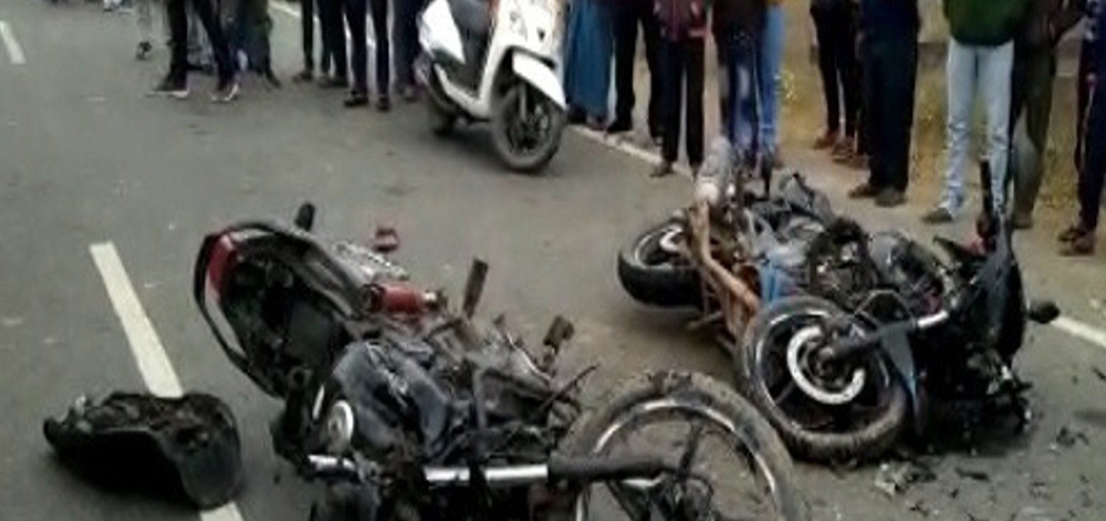 सवारी दुर्घटनामा २ जनाको मृत्यु