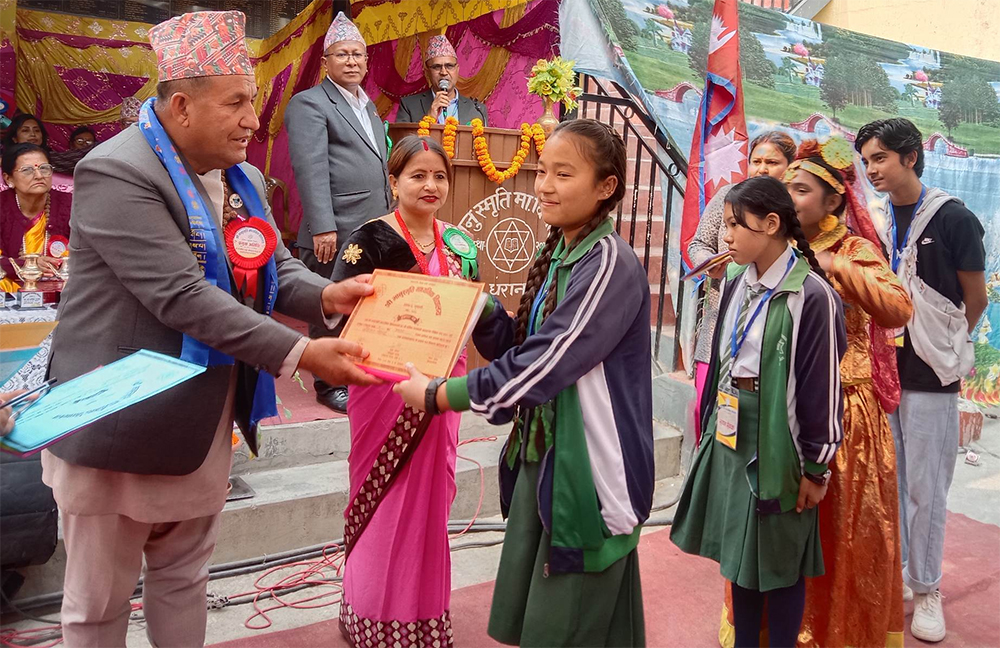 धरानको भानु स्मृति माविको वार्षिकोत्सवमा सम्मान र पुरस्कार वितरण