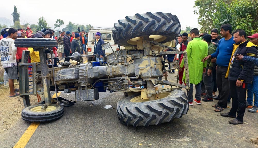 सुनसरीमा ट्याक्टर पल्टिँदा चालकको मृत्यु