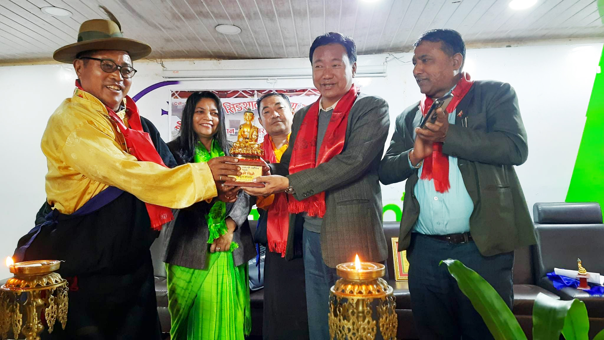 धरानमा ग्याल्पो ल्होसारमा शुभकामना आदानप्रदान