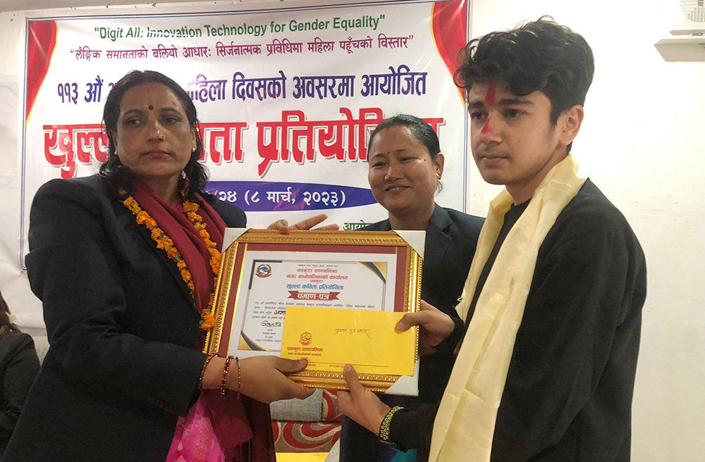खुल्ला कविता प्रतियोगितामा बुढाथोकी भए प्रथम