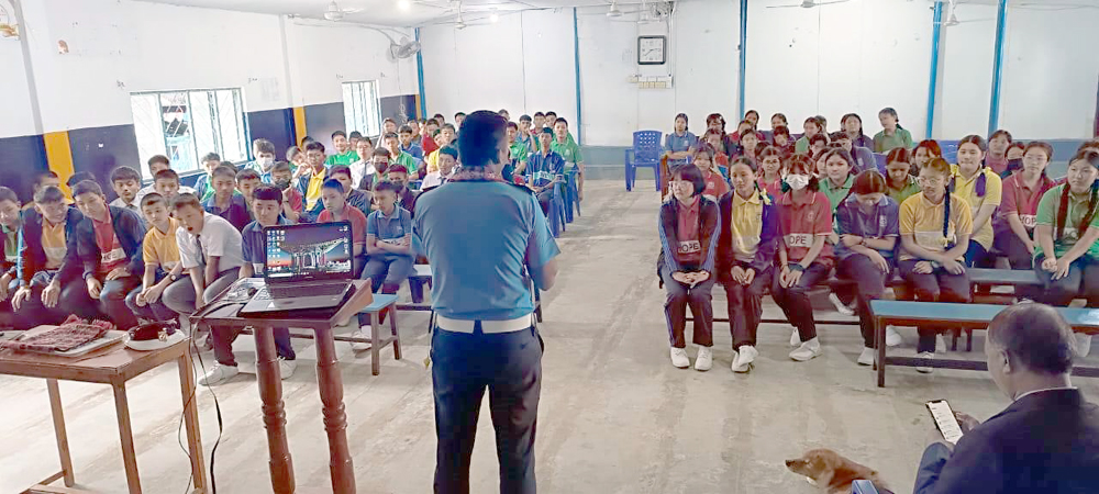 धरानको सियोन स्कुलमा ट्राफिक सचेतना