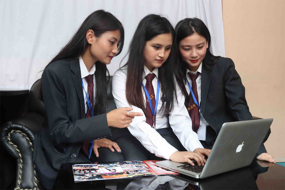 बिहे नगरी ‘बीए’ गर्ने छात्रालाई एक लाख रुपैयाँ