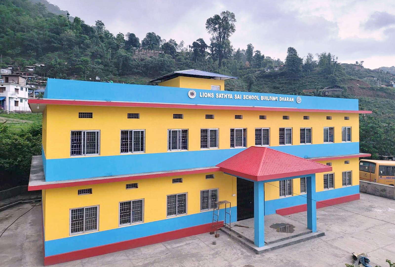 धरानमा जसले स्कुलका लागि बनाइदिए एक करोड ७० लाखको भवन