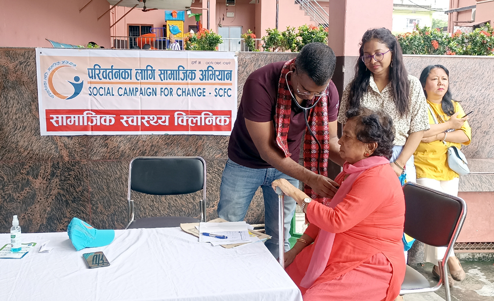 धरानको विष्णु मेमोरियल स्कुलमा निःशुल्क क्लिनिक