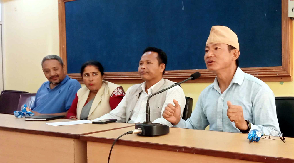 धरानको बीपी प्रतिष्ठान जोगाउन धराने टोली सिंहदरबार चहार्नु उपलब्धिमूलकः नेताहरु
