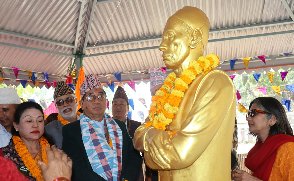 धरानको पिण्डेश्वरमा छविलाल पोखरेलको शालिक निर्माण