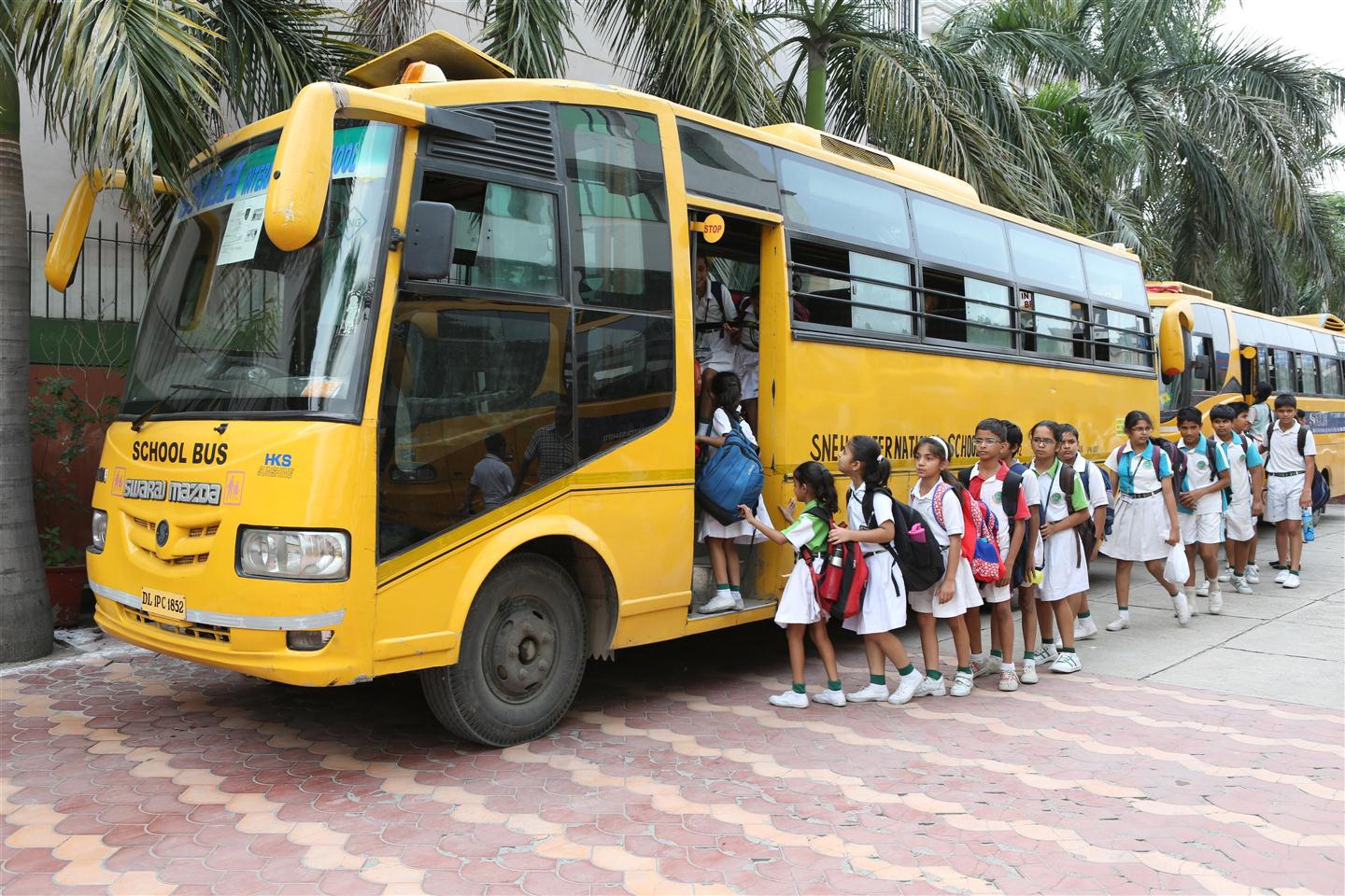 अब सरकारी स्कुललाई बस बाँडिँदै, मापदण्ड पूरा नगरे बस जफत