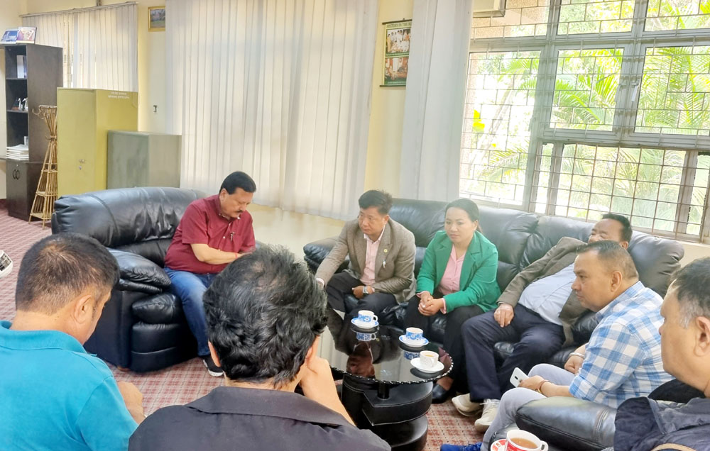 धरानको बीपी प्रतिष्ठानमा जनताले सास्ती भोग्नुपरेको भन्दै ध्यानाकर्षण