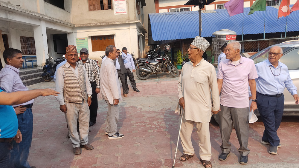 धरानको पब्लिक हाइस्कुललाई ९ लाख ६२ हजार प्रदान