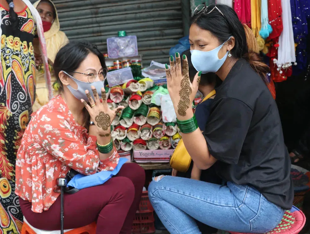 किन लगाइन्छ साउनमा हरियो चुरा र मेहेन्दी ?