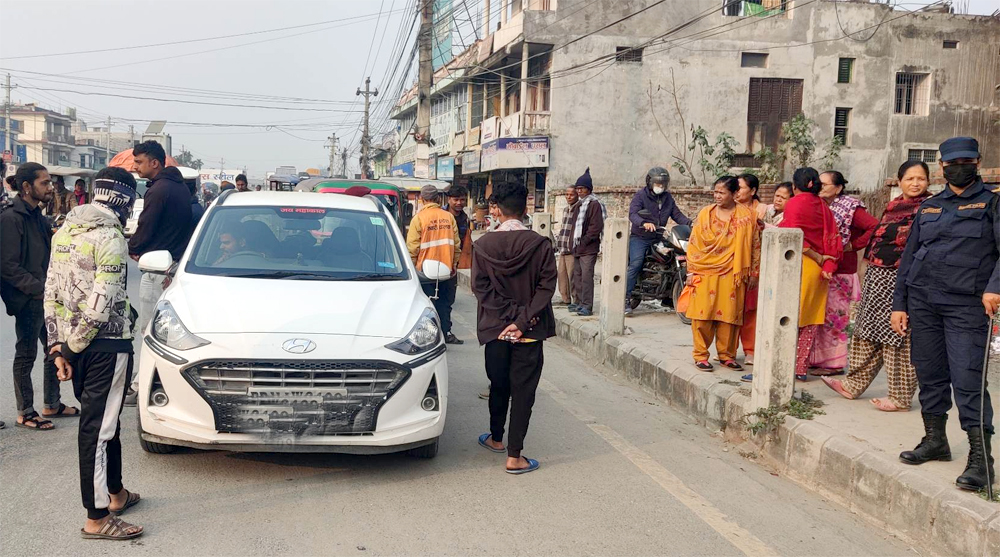 कारको ठक्करले दुईजनाको मृत्यु