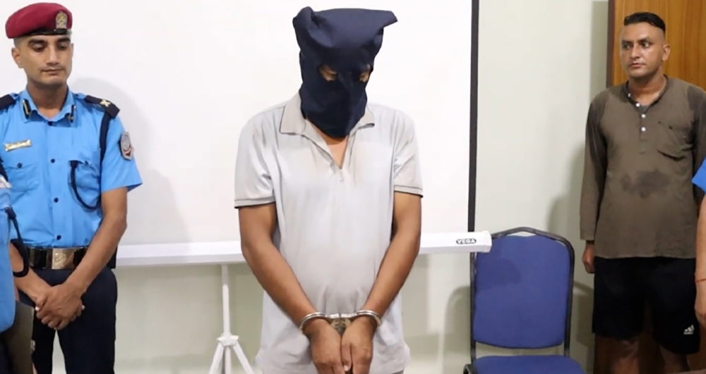 महिलाको मोबाइल, खोलामा धोएर सुकाएको हाफपाइन्टले पत्ता लागे आमा-छोरा हत्याका अभियुक्त