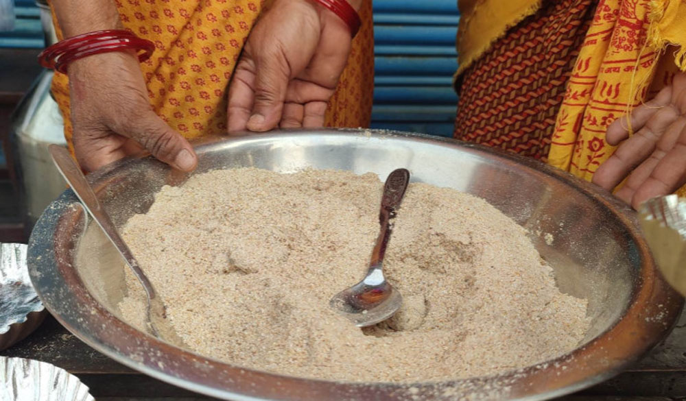 सुनसरीमा सातु बेचेर कमाउँछन् अर्जुन मासिक ५० हजार