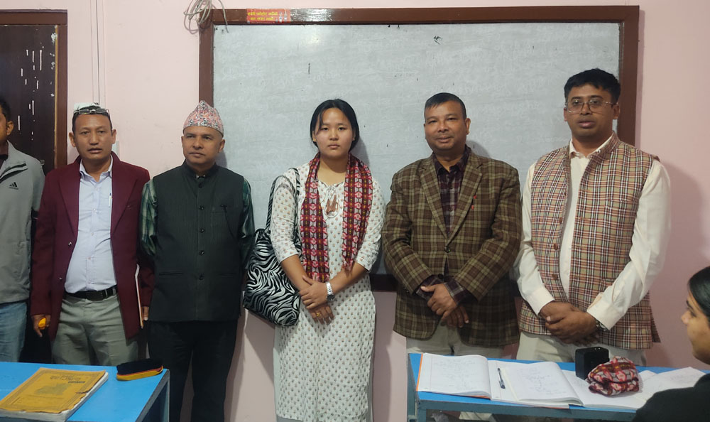 धरानको पब्लिक स्कुलकी सेफाली लिम्बूले पूर्ण छात्रवृत्तिमा नाम निकालेपछि सम्मान