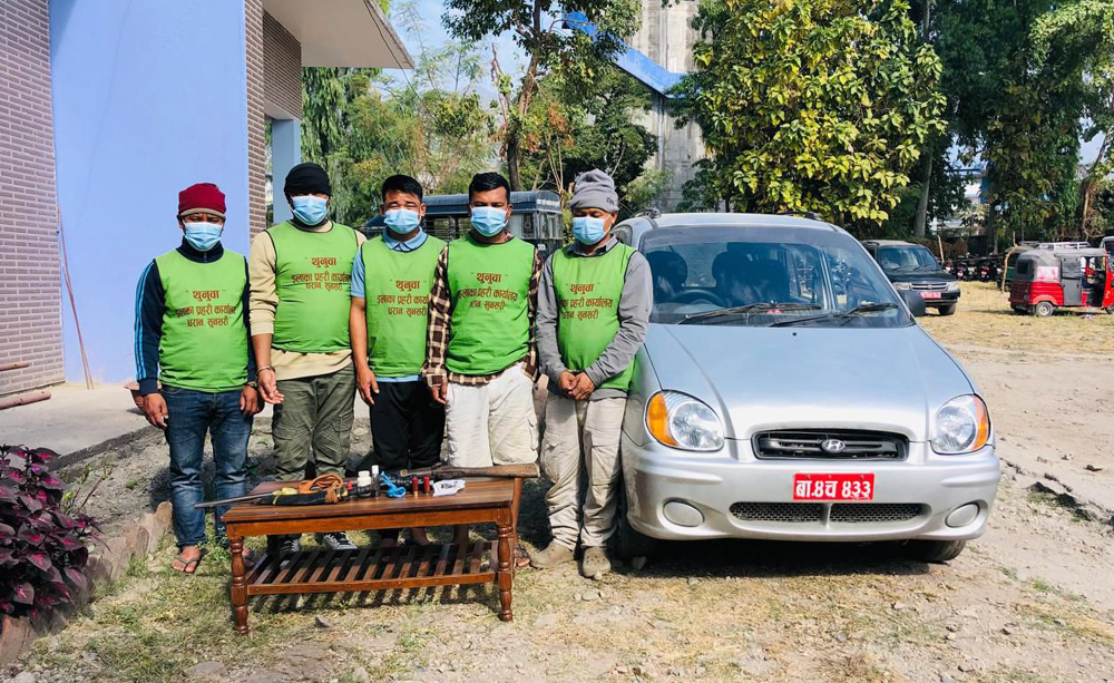 धरानमा कारमा भेट्यो प्रहरीले बन्दुक र हातहतियार, पाँचजना समातिए