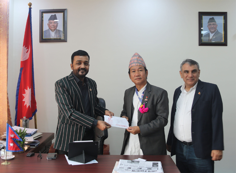 धरानको खानेपानी समस्या समाधानका लागि खानेपानी मन्त्रीलाई मागपत्र पेश