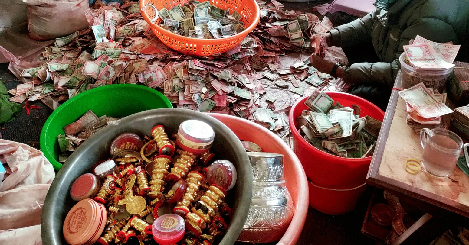 १५ तोला सुन चोरी
