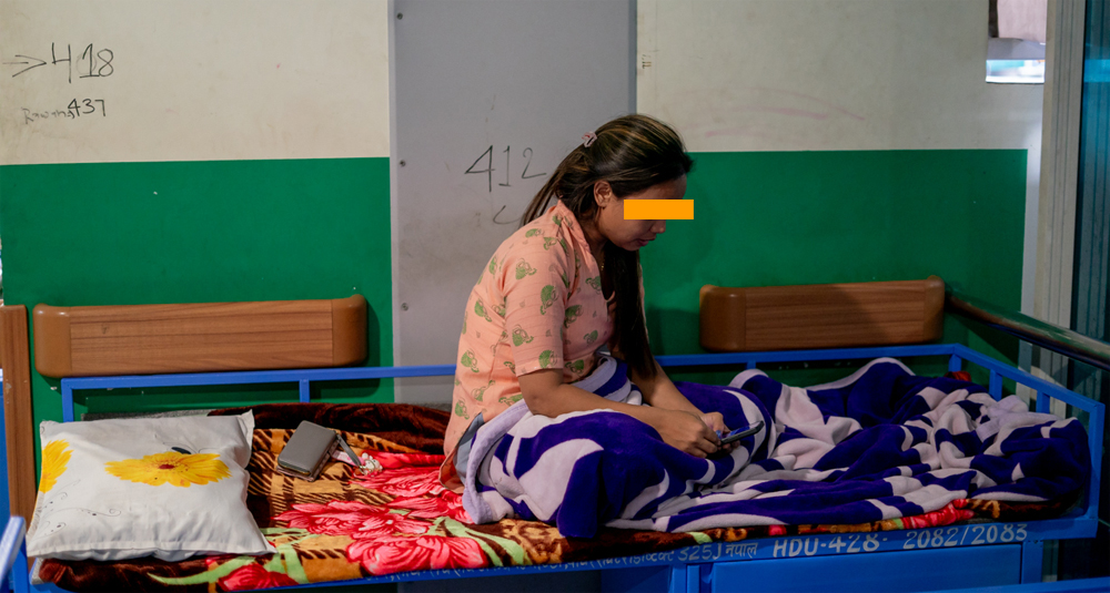 अस्पतालमा बिरामी र कुरुवासँग रुखो व्यवहार, बीमालाई प्रभावकारी बनाऊ