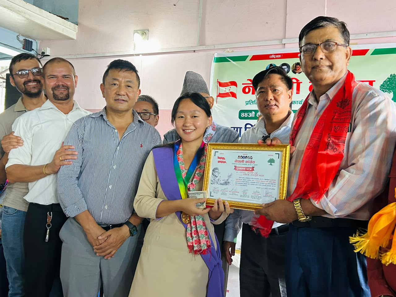 धरानमा कांग्रेसको कविता प्रतियोगिता, पब्लिक स्कुलकी तमन्ना बान्तवा बनिन् प्रथम, जितिन् ८ हजार