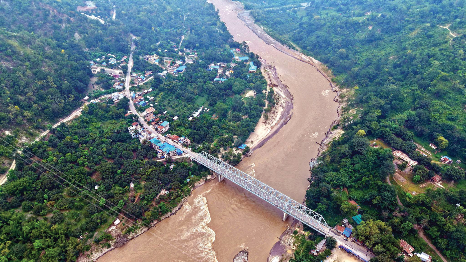 धरानबाट मोटरसाइकलमा जाँदै थिए, लागूऔषध भेटेपछि मूलघाटमा समातिए