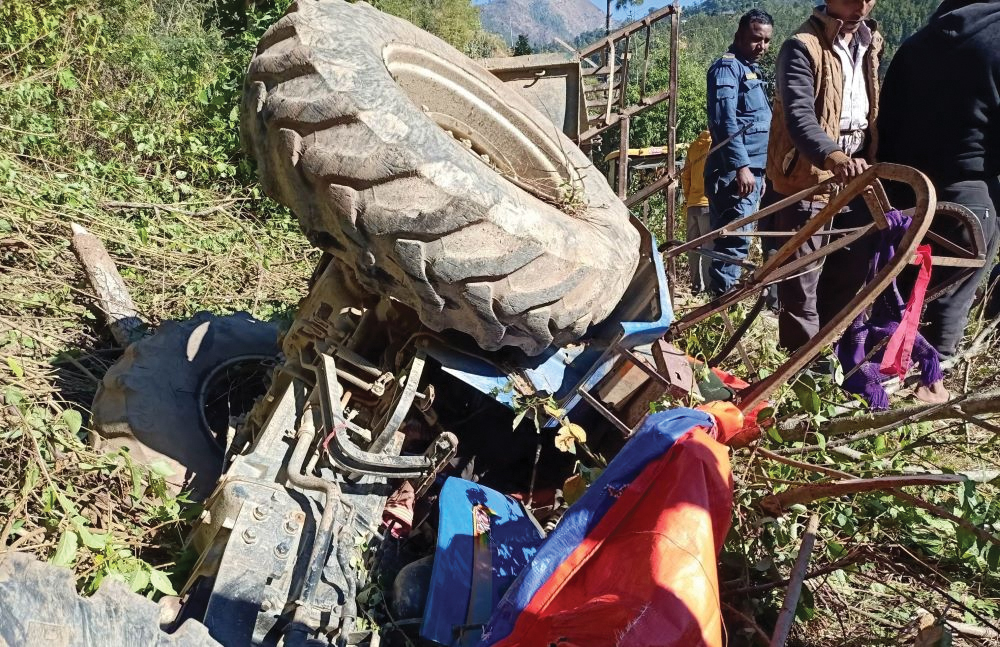 ट्याक्टर दुर्घटनामा दुईजनाको मृत्यु