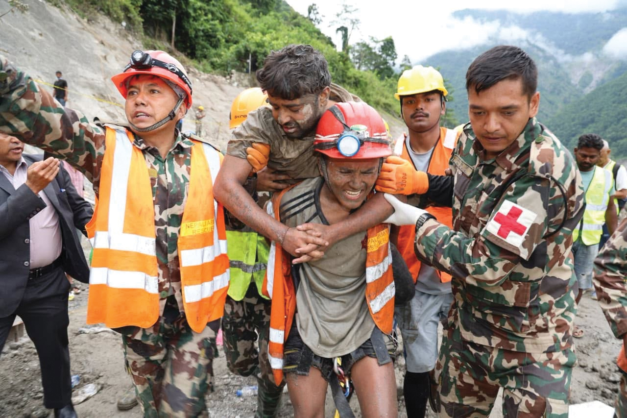 ‘सबैलाई भाग्न भन्दाभन्दै म फँसें, महामन्त्र जप्दै बसें’
