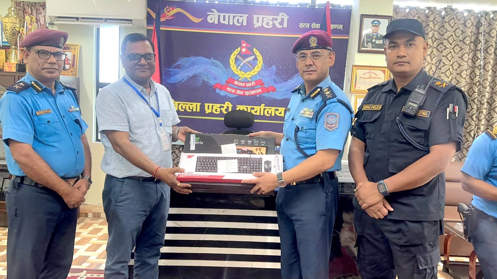 प्रहरीलाई दुई थान कम्प्युटर सहयोग