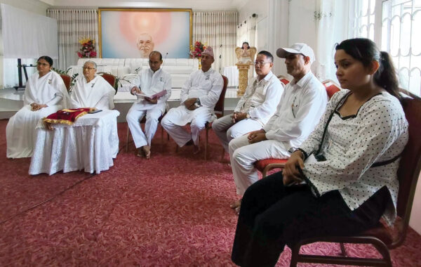 धरानको गीता मन्दिरमा तनाव र चिन्ता हटाउने प्रयासस्वरुप शिविर हुने